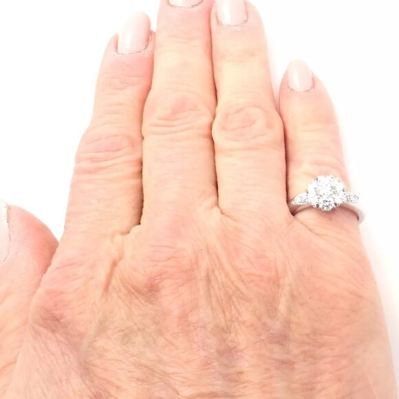 Authentic! Van Cleef & Arpels Platinum Diamond Fleurette Flower Ring - Picture 10 of 11